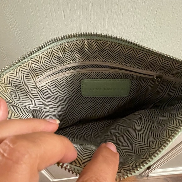 Super cute Steve Madden cross body in light green. Very lightly used. - Picture 4 of 5